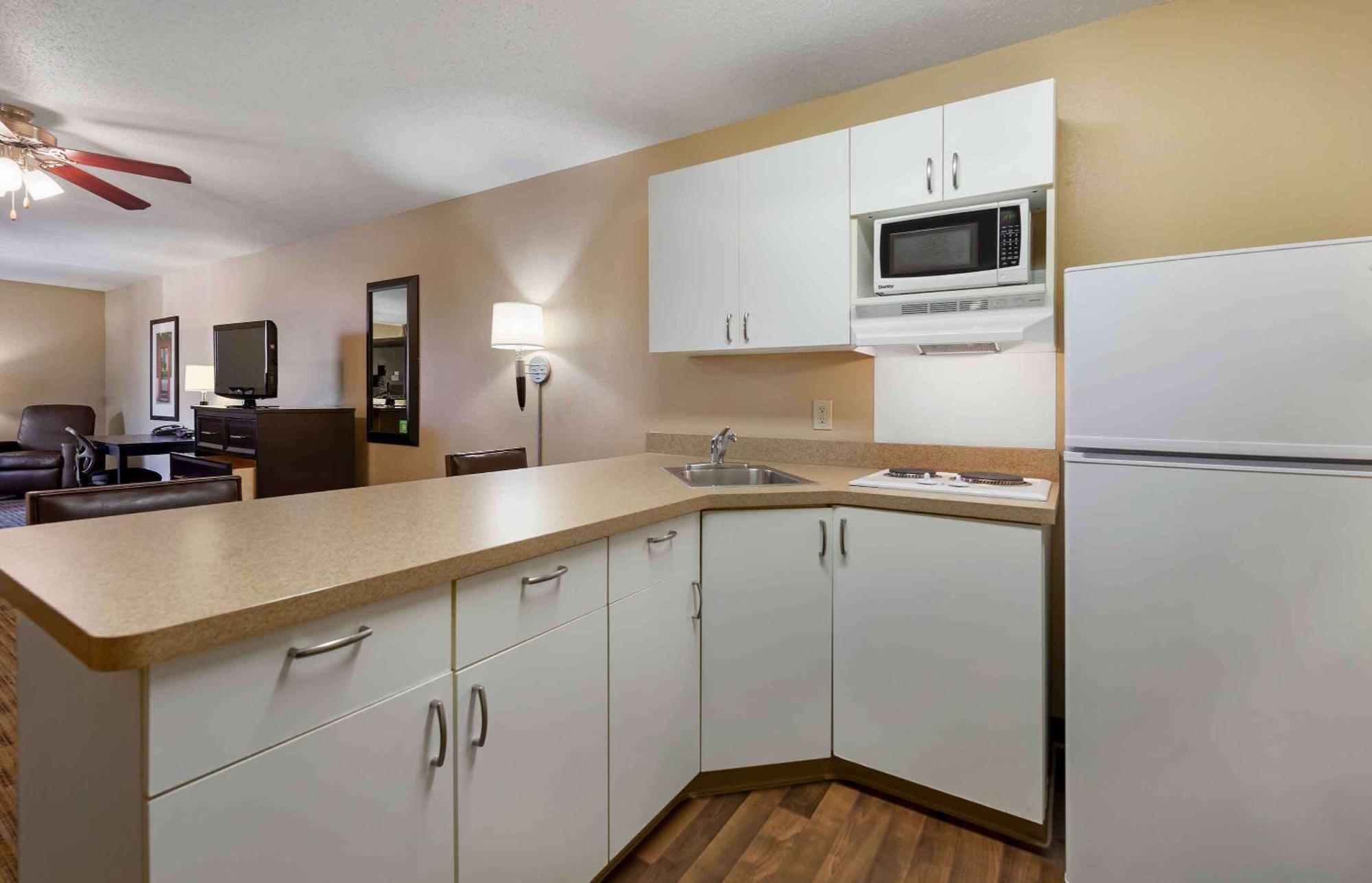 Extended Stay America Suites - Madison - Junction Court Middleton Exterior photo