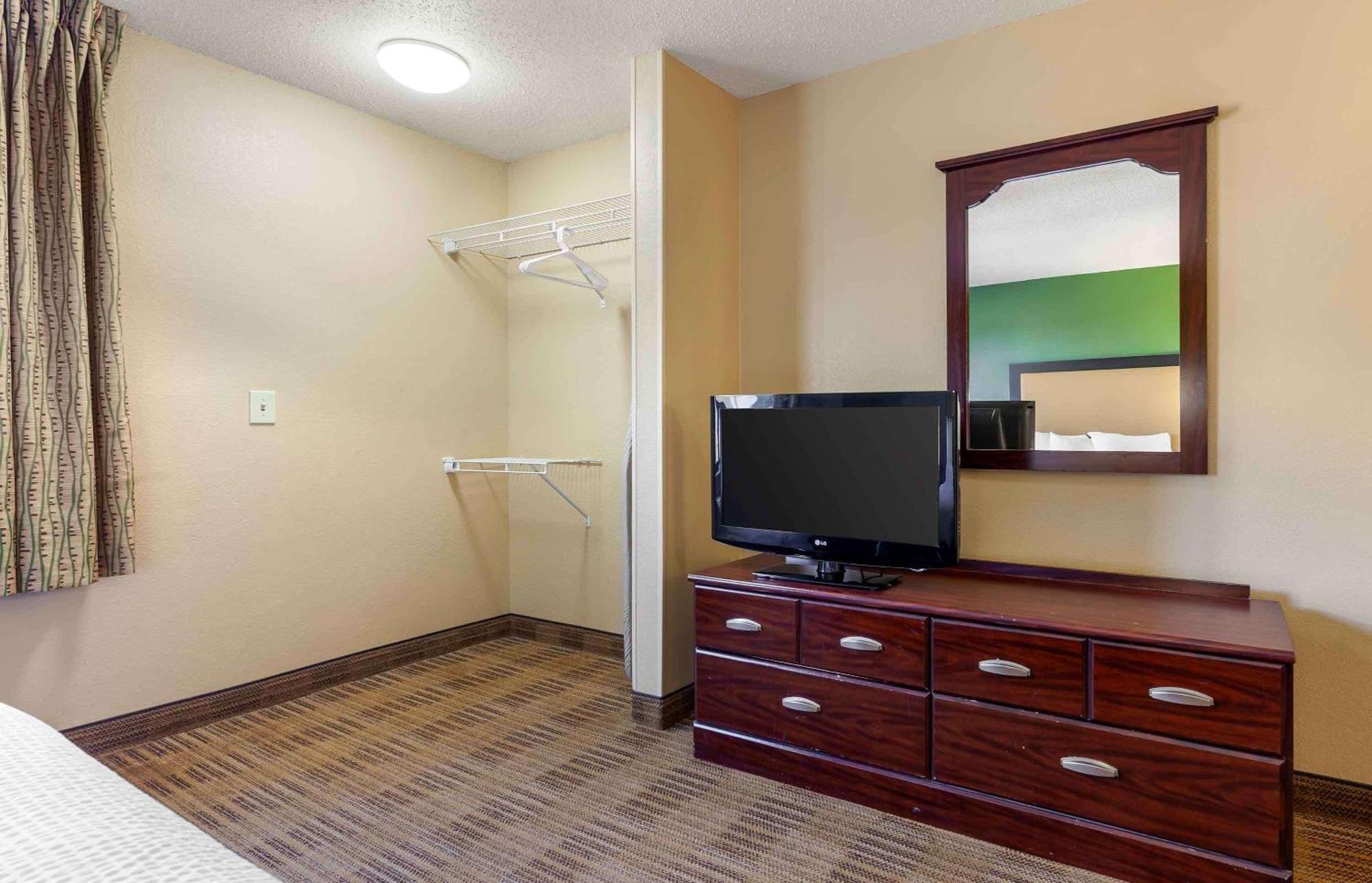 Extended Stay America Suites - Madison - Junction Court Middleton Exterior photo