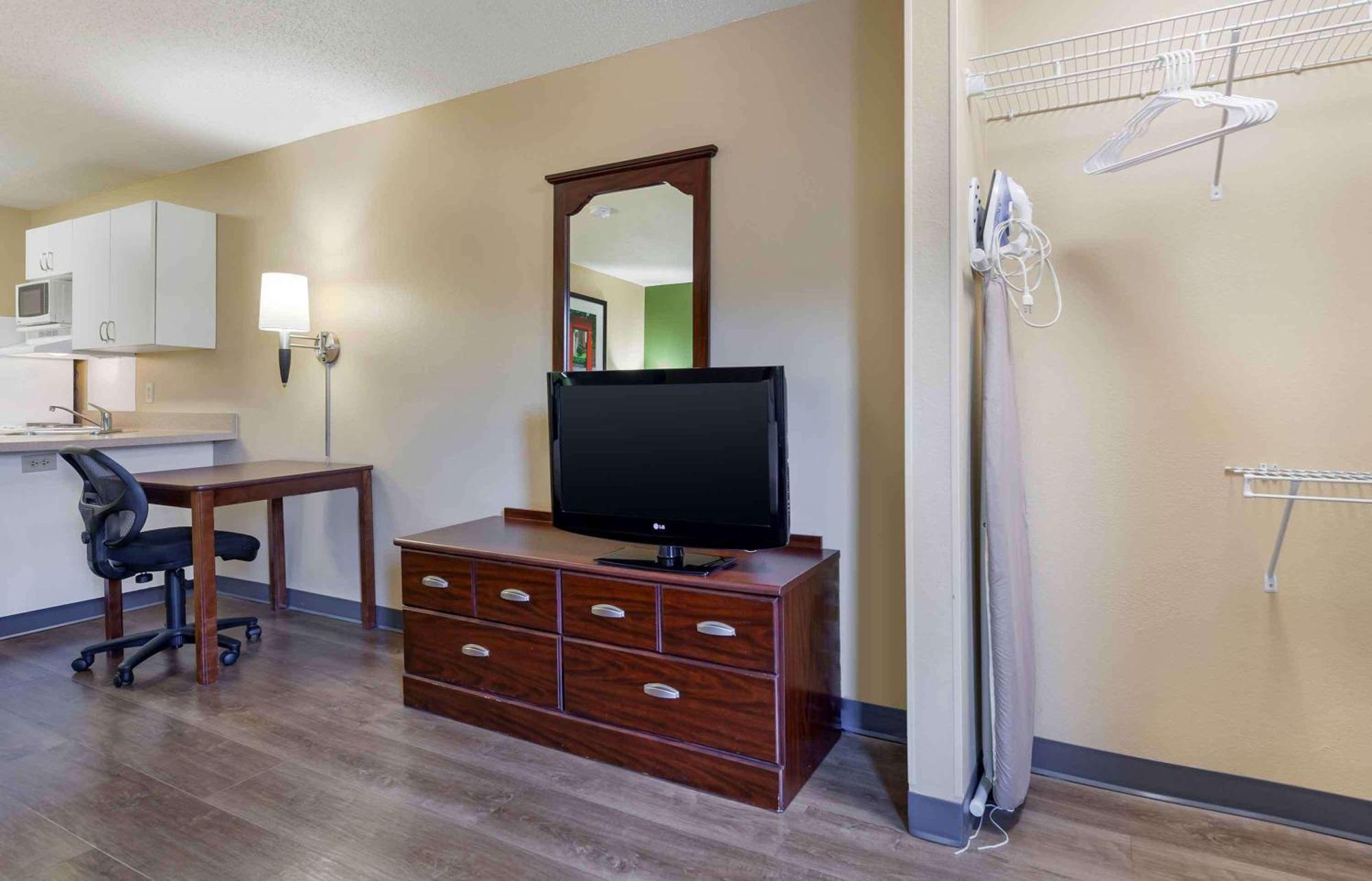 Extended Stay America Suites - Madison - Junction Court Middleton Exterior photo