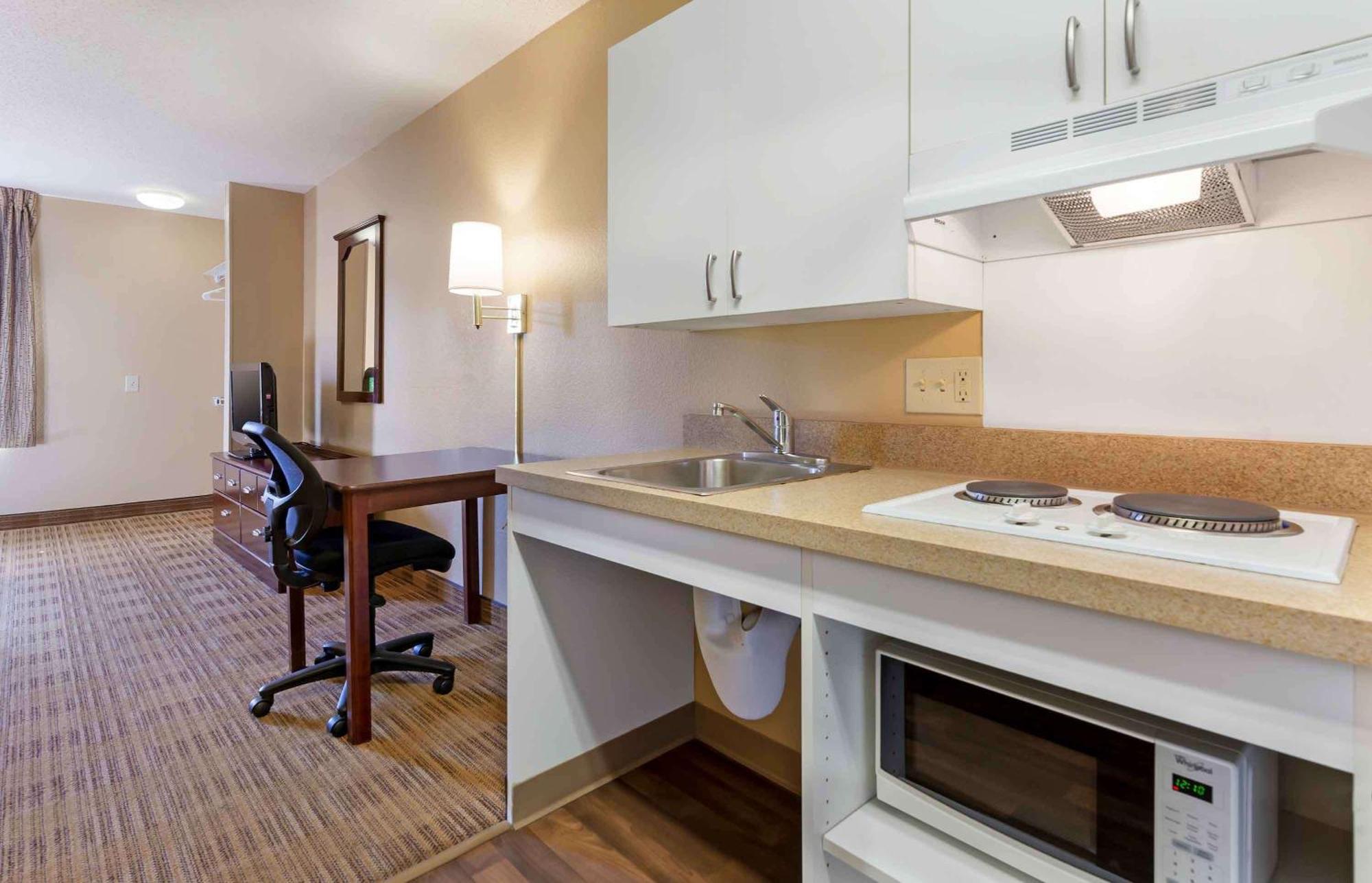 Extended Stay America Suites - Madison - Junction Court Middleton Exterior photo