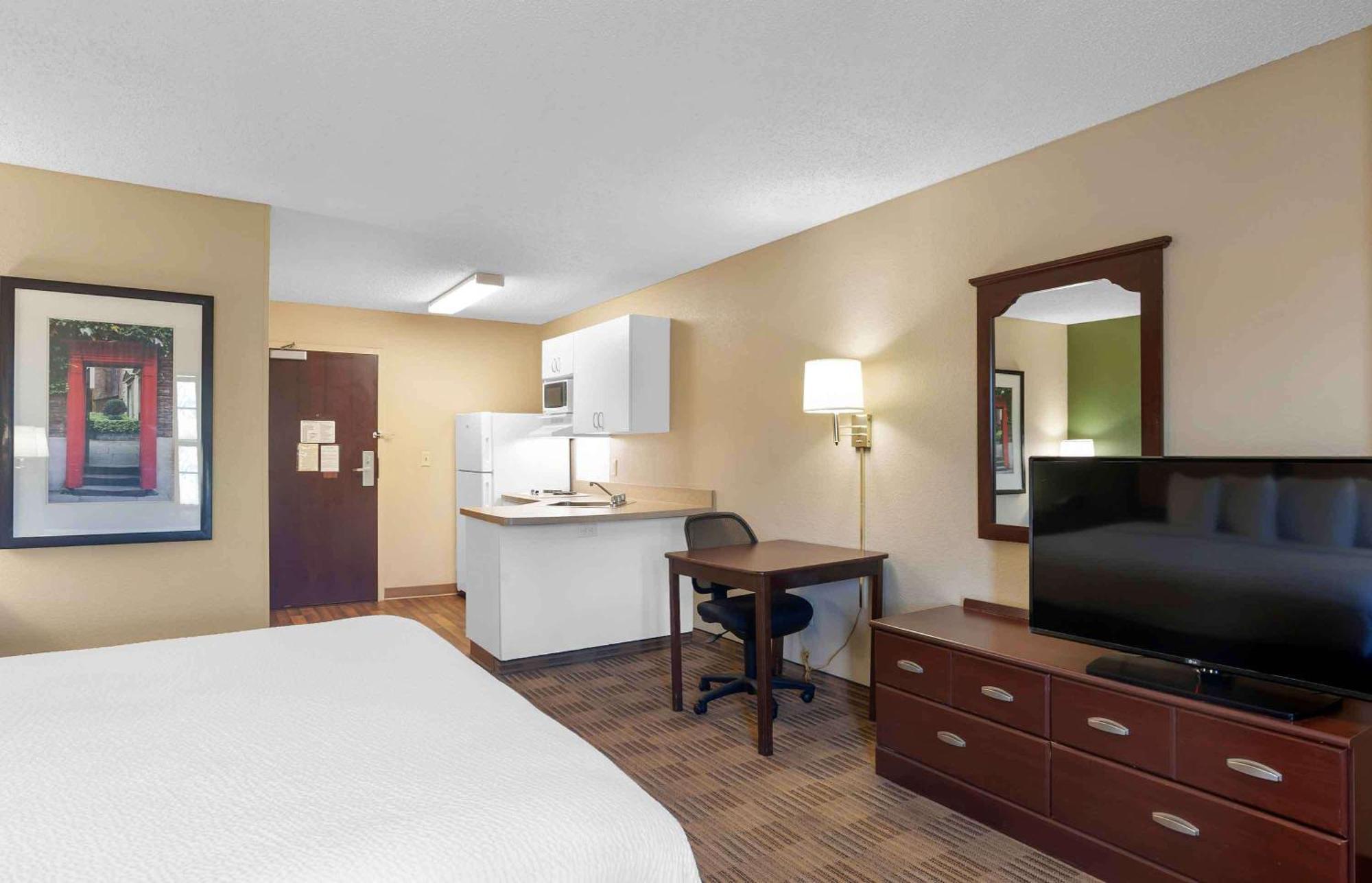 Extended Stay America Suites - Madison - Junction Court Middleton Exterior photo