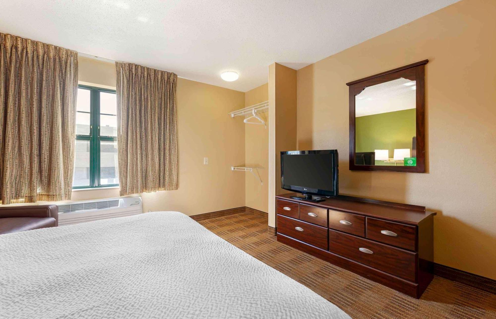 Extended Stay America Suites - Madison - Junction Court Middleton Exterior photo
