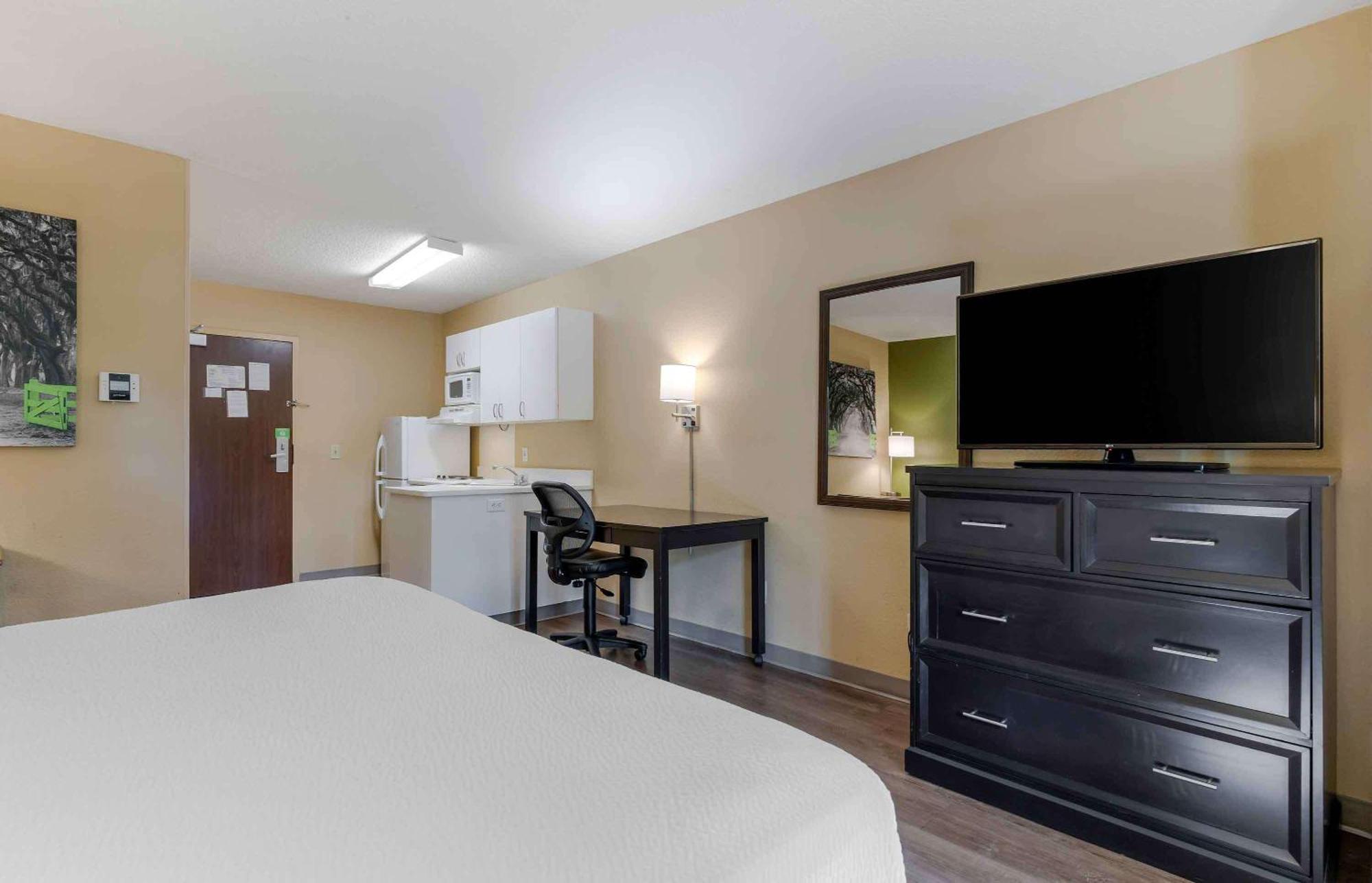 Extended Stay America Suites - Madison - Junction Court Middleton Exterior photo