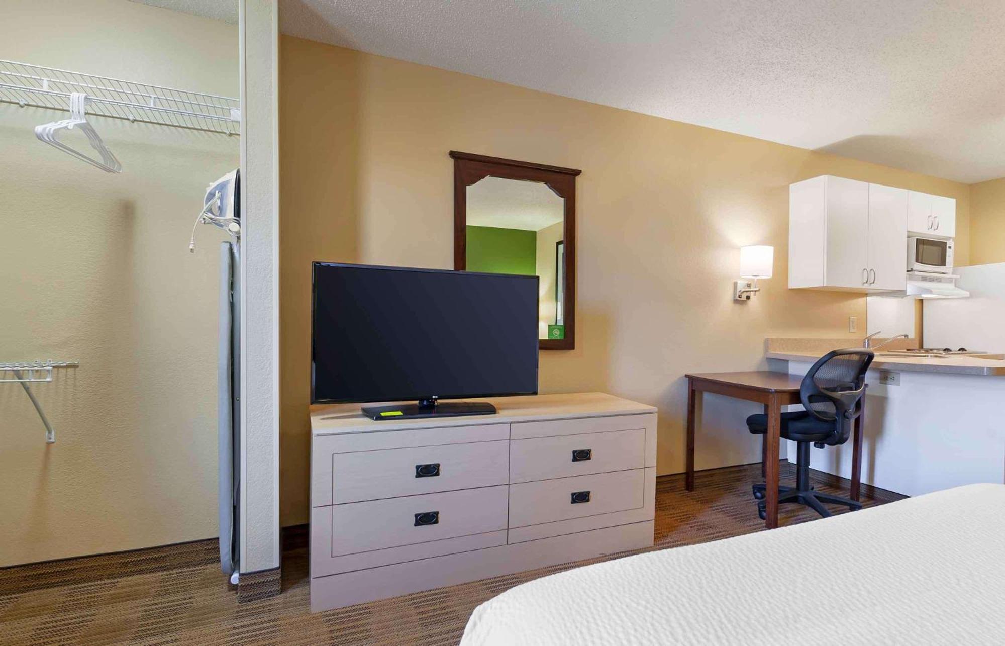 Extended Stay America Suites - Madison - Junction Court Middleton Exterior photo