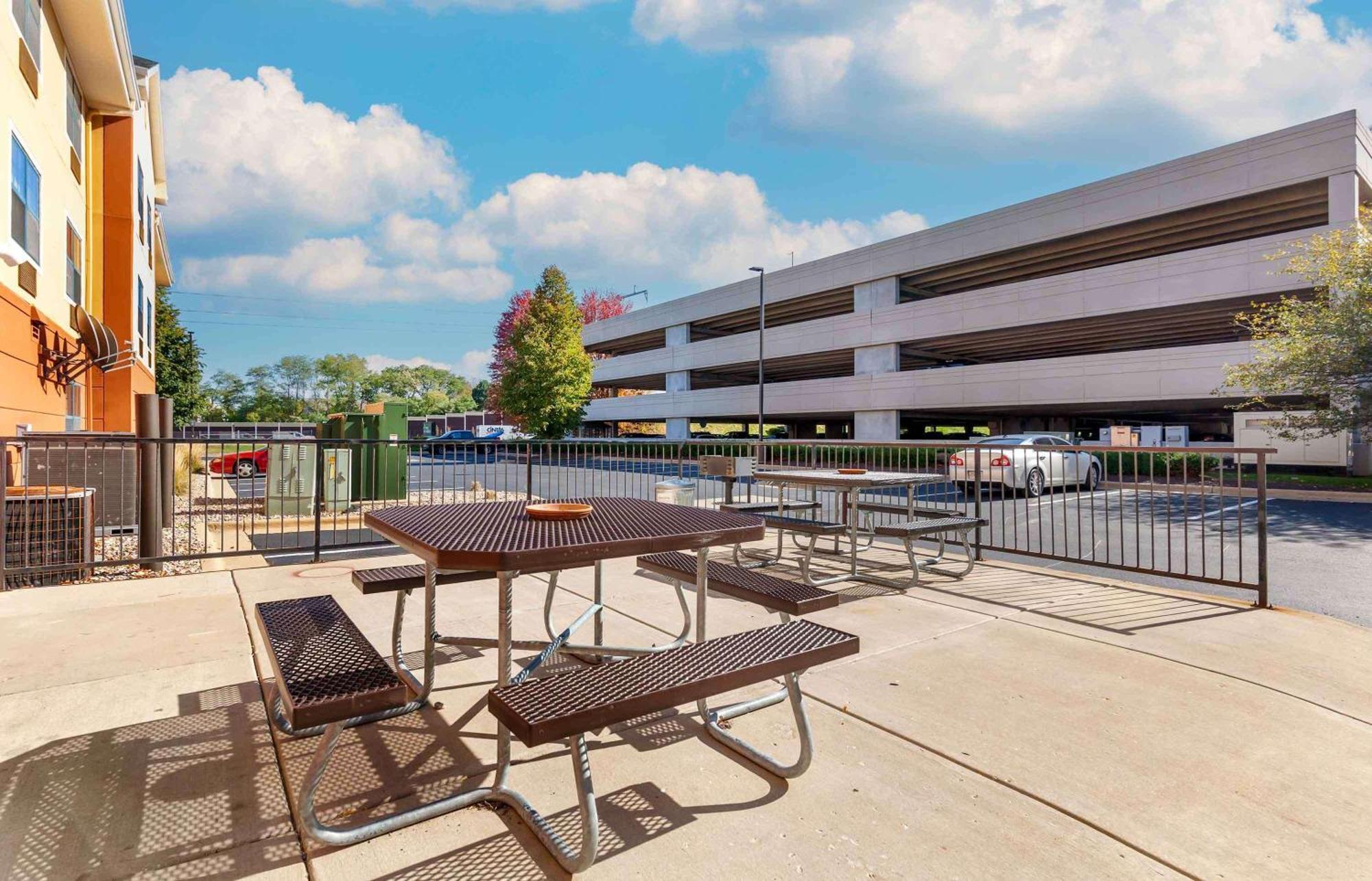 Extended Stay America Suites - Madison - Junction Court Middleton Exterior photo
